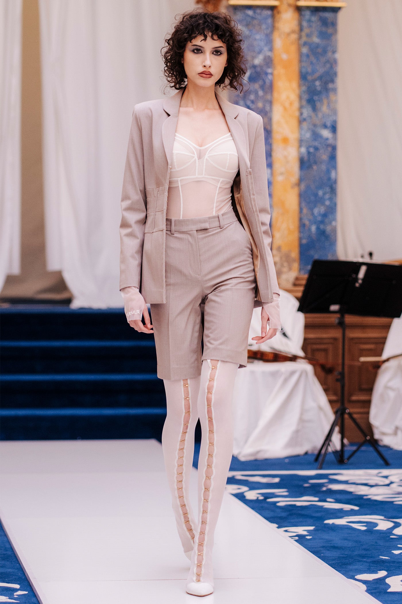 Pantaloni scurti bej cu buzunare Formal