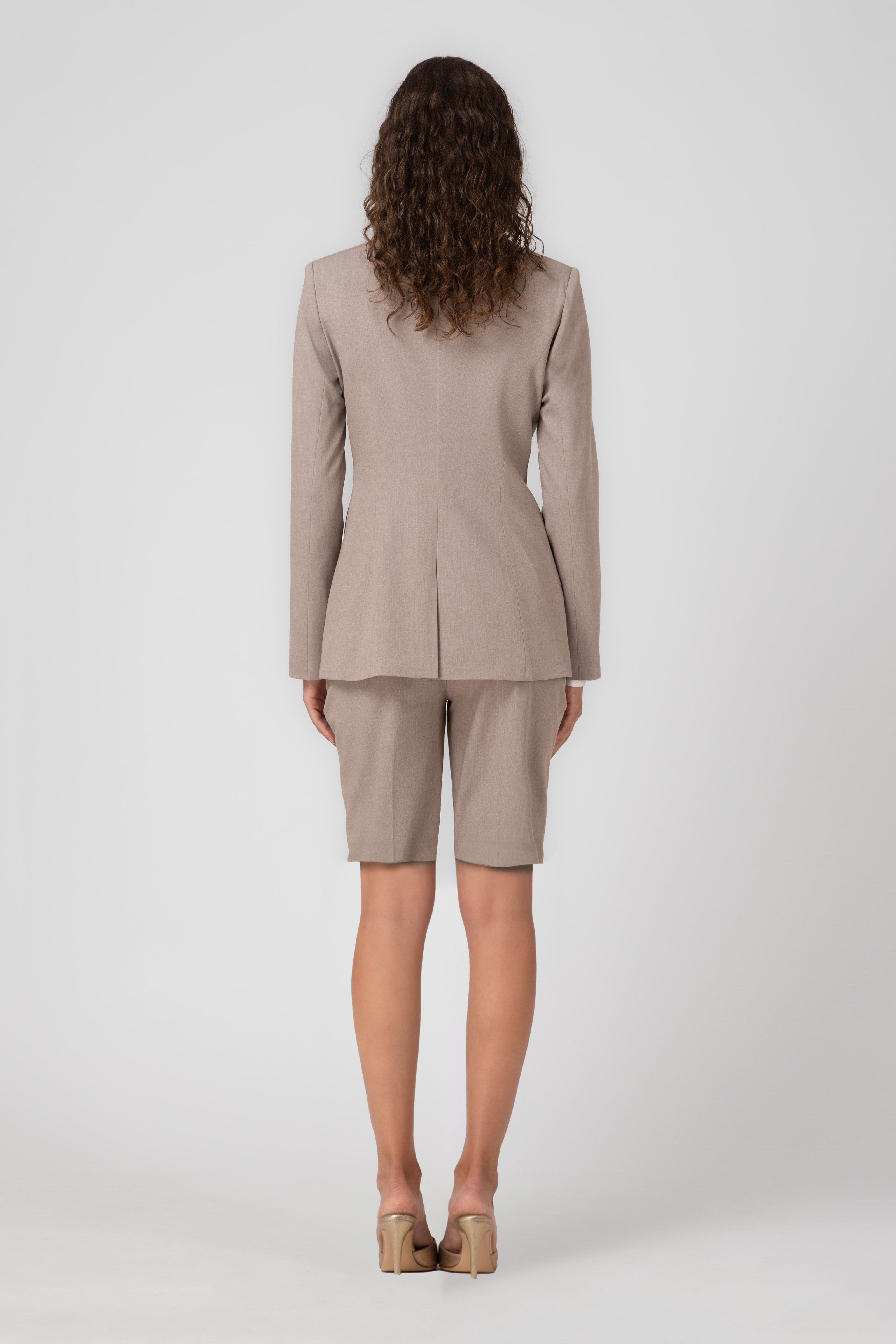 Pantaloni scurti bej cu buzunare Formal