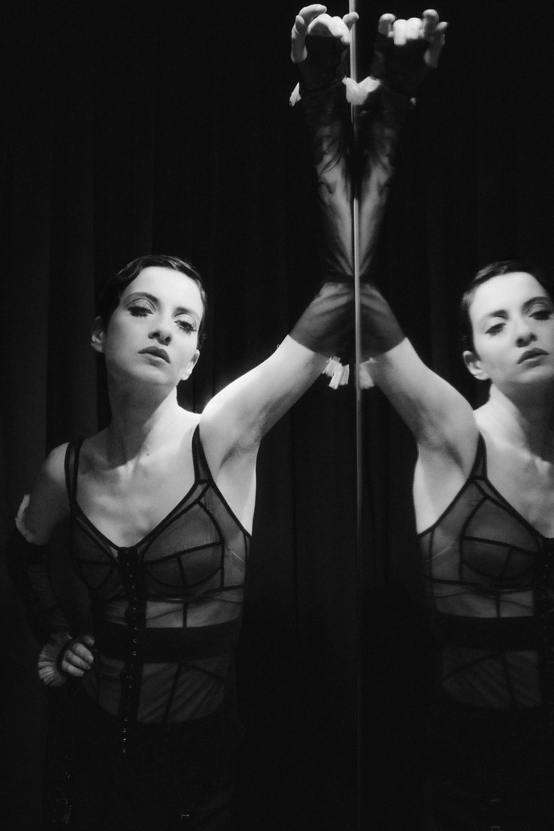 Mood image for Sheer Gloves Black