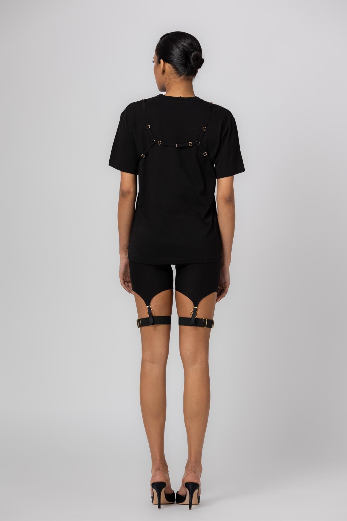 Tricou negru din bumbac organic Outline