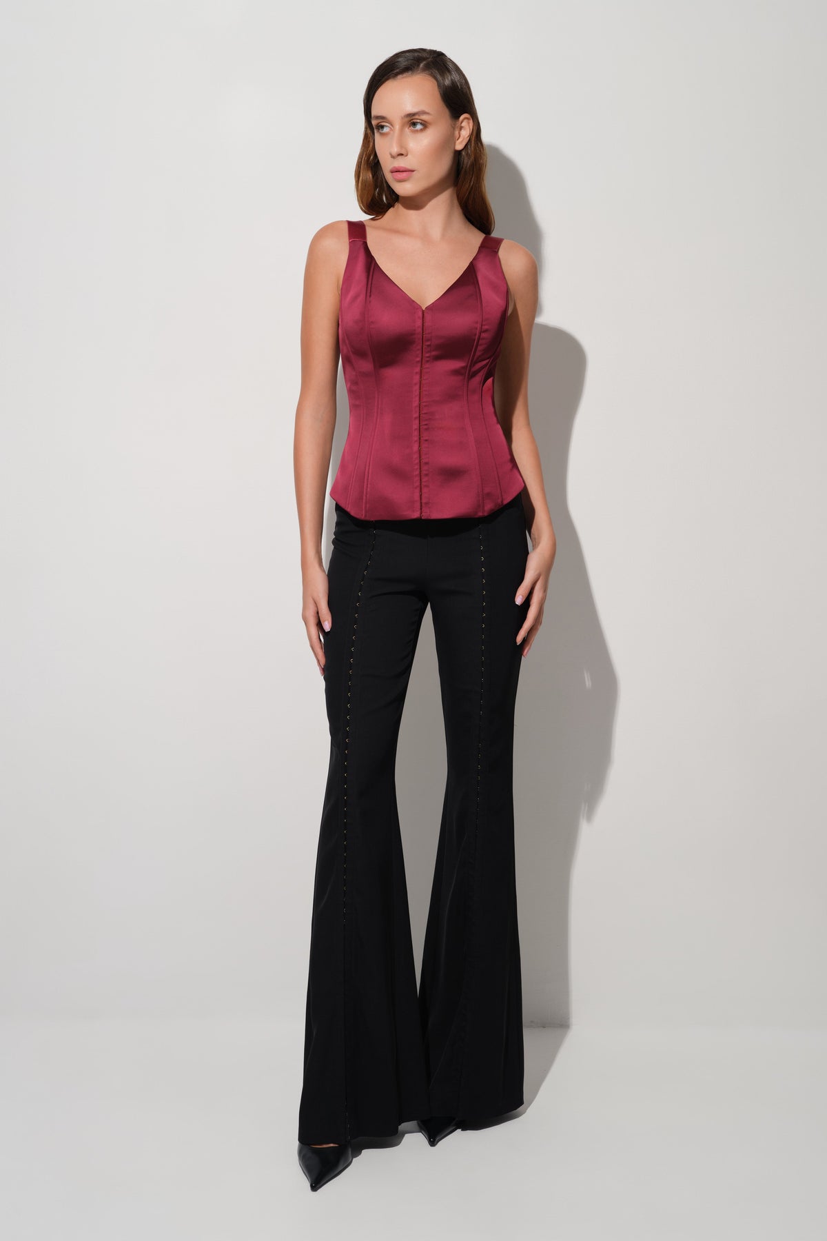 Corset rosu burgund din satin cu insiretare String